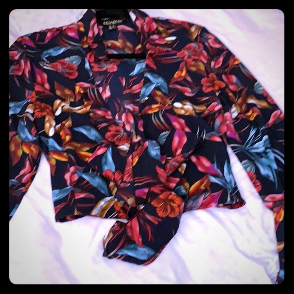 Medium Women crop front tie blouse